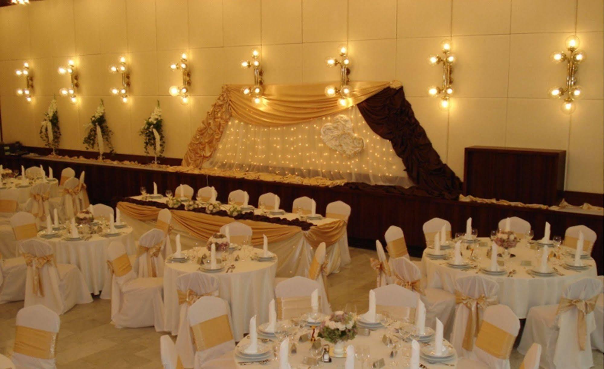 Hotel Konferencia 기오르 외부 사진